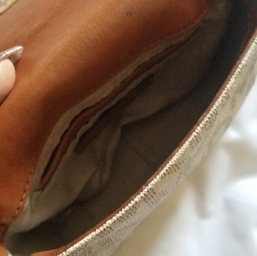 Small cross body purse